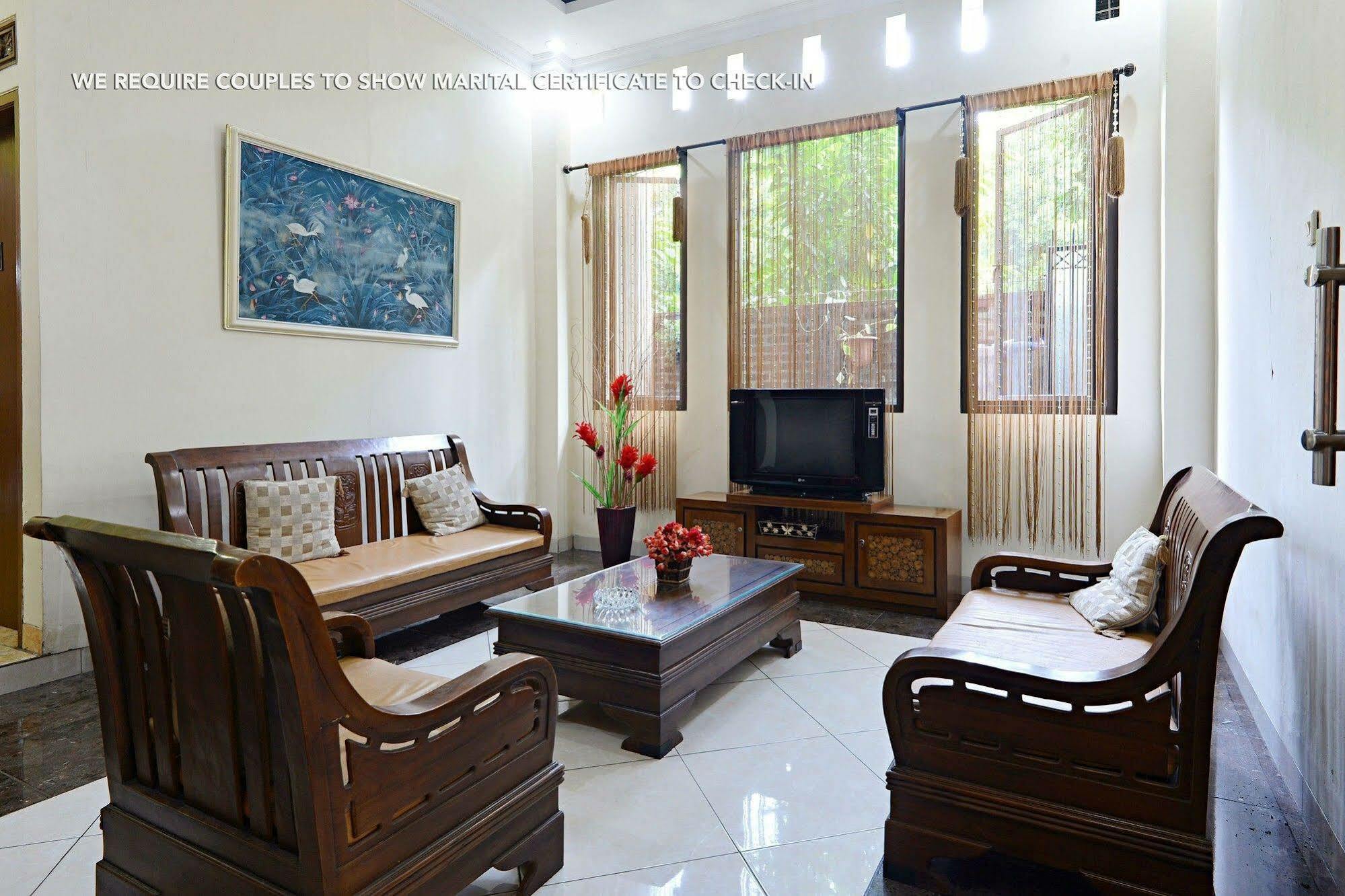 Zen Rooms Antapani Syariah Bandung Luaran gambar